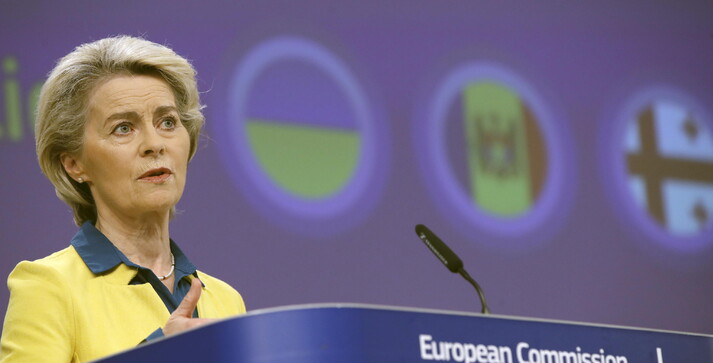 la presidente della Commissione europea, Ursula von der Leyen, (ANSA)