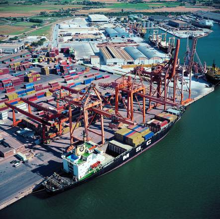 Porti: Confapi, l'approvvigionamento delle materie prime è allarmante