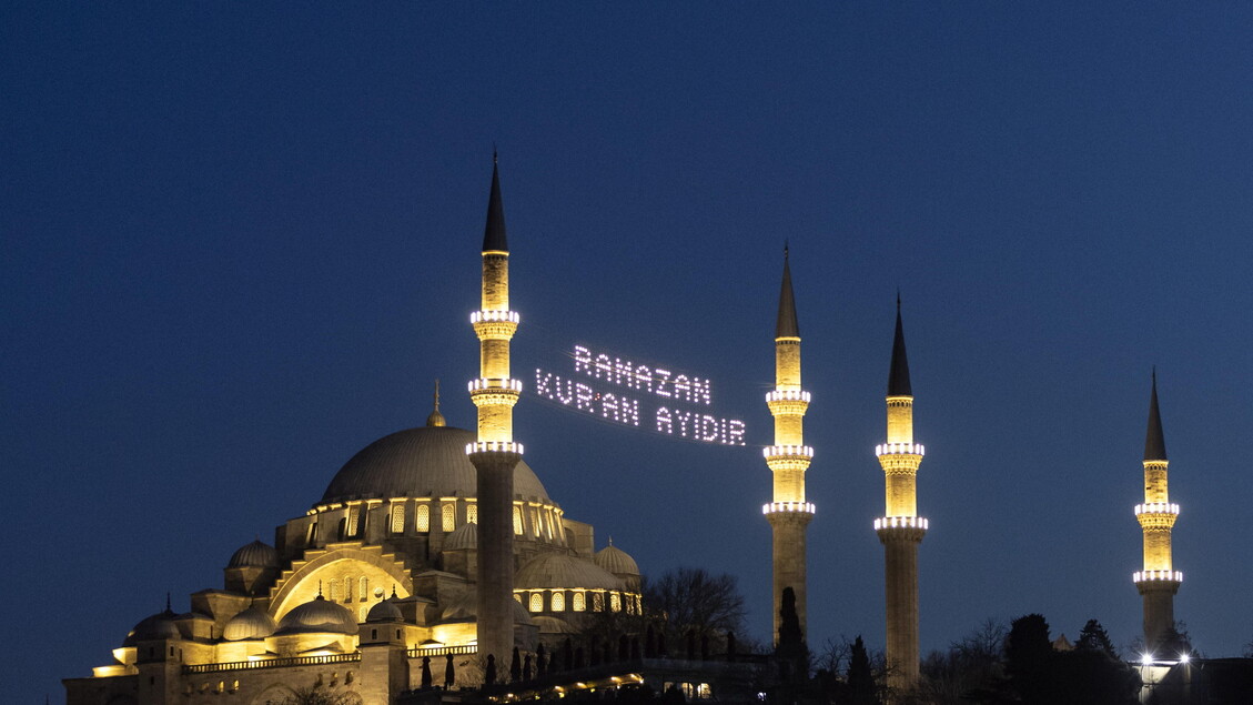 Mahya, Istanbul 's writing in the sky for the Muslim 's holy month of Ramadan © ANSA/EPA