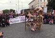 Violenza donne, performance in piazza della Repubblica contro patriarcato (ANSA)