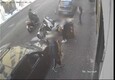 Il video dello scippo di un orologio compiuto da due rapinatori a Napoli  (ANSA)