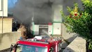 Vasto incendio in una zona industriale Sassari: feriti due vigili del fuoco(ANSA)