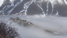 Castelluccio di Norcia immersa in mare nebbia Pian Grande (ANSA)