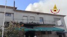 Incendio capannone con tetto in Eternit a Umbertide (ANSA)