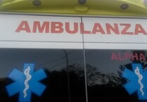 Ambulanza scritta (ANSA)