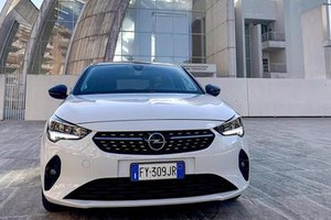 Opel Corsa (ANSA)