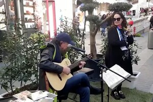 Sanremo, musica in ogni angolo della citta' (ANSA)