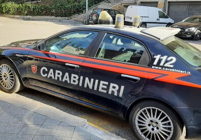 Un'auto dei Carabinieri (ANSA)
