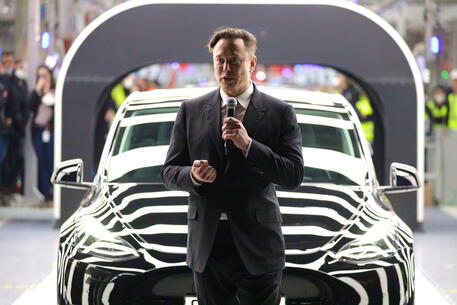 Musk cede azioni Tesla per 2,8 mld,nessun piano altre vendite © EPA