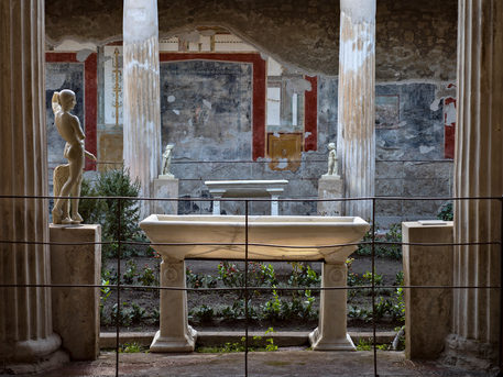 Pompei, casa dei Vettii, un particolare del giardino . Foto Luigi Spina Parco archeologico Pompei © ANSA