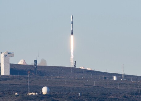 Il lancio è avvenuto con un razzo Falcon 9 il 31 gennaio alle ore 17,15 italiane, dalla base spaziale di Vandenberg in California (fonte: Brian Sandoval / Spaceflight Now) © Ansa
