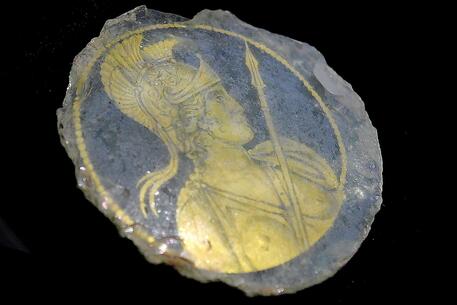 Il reperto trovato durante gli scavi della metro C:  'Roma', donna simbolo della città © ANSA