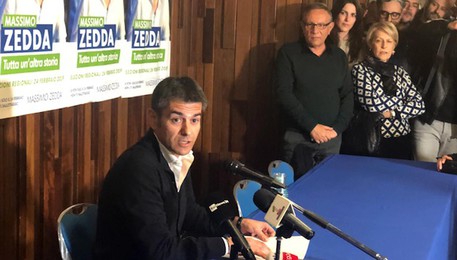 Conferenza stampa di Massimo Zedda (ANSA)