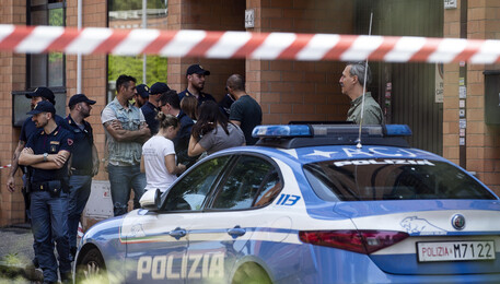 Poliziotta uccisa a Roma, aggressore si è tolto la vita (ANSA)
