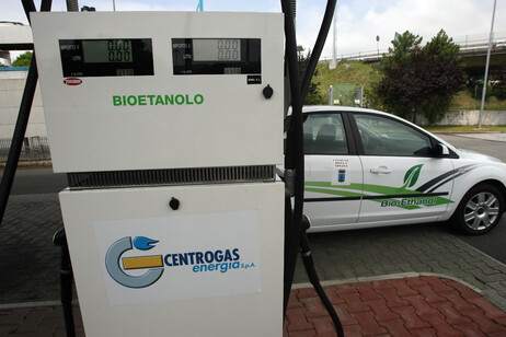 Corte Conti Ue: "I biocarburanti non sono alternativi all'elettrico"