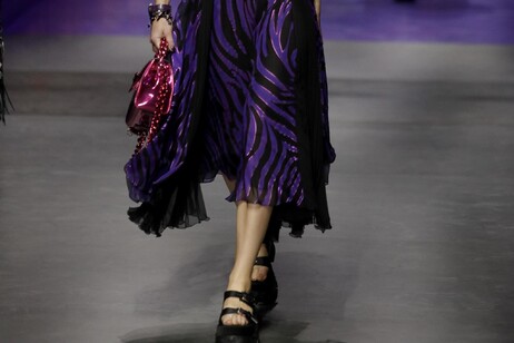 Milan Fashion Week SS 2023 - Suole XL da Versace