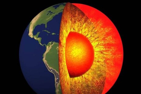 Rappresentazione grafica dell'interno della Terra (fonte: NASA/JPL)