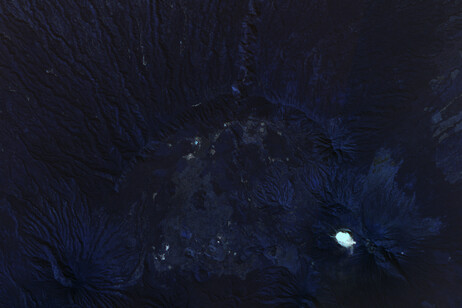 La spettrale immagine del più grande lago acido della Terra (fonte: contains modified Copernicus Sentinel data (2023), processed by ESA)