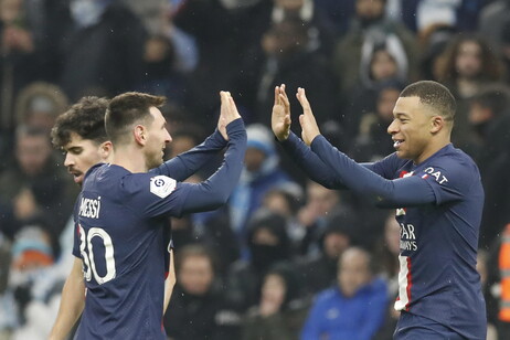 Ligue1: due gol Mbappé e uno Messi, il Psg vince a Marsiglia