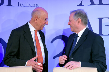 Il presidente dell'Abi Antonio Patuelli e il governatore di Bankitalia, Ignazio Visco