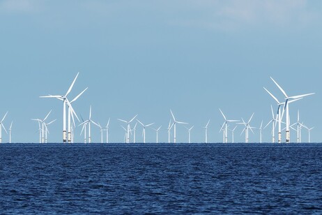 Gli impianti eolici offshore portano vantaggi ambientali per tutto il loro ciclo di vita (fonte: Pixabay)