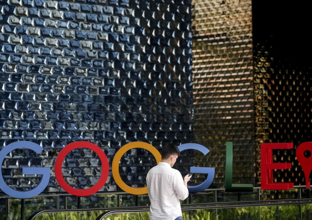 Francia intima a Google pagare editori per contenuti (foto: )