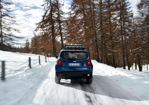 Jeep: con 4xe sicurezza e divertimento anche in inverno © Jeep