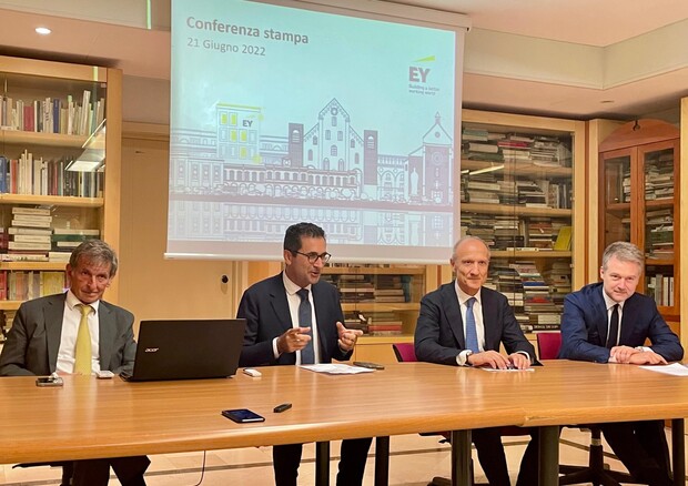 Conferenza stampa EY a Bari con Politecnico © Web