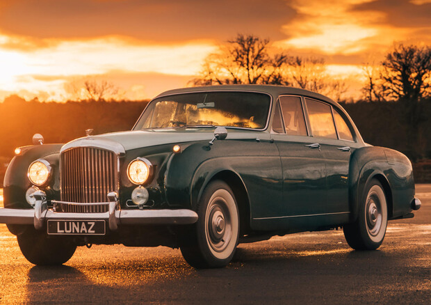 Lunaz trasforma in auto elettrica una Bentley del 1961 © Lunaz