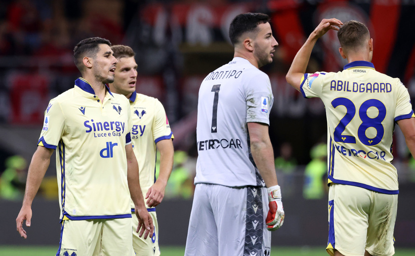 Soccer; serie A: Ac Milan vs Verona - RIPRODUZIONE RISERVATA