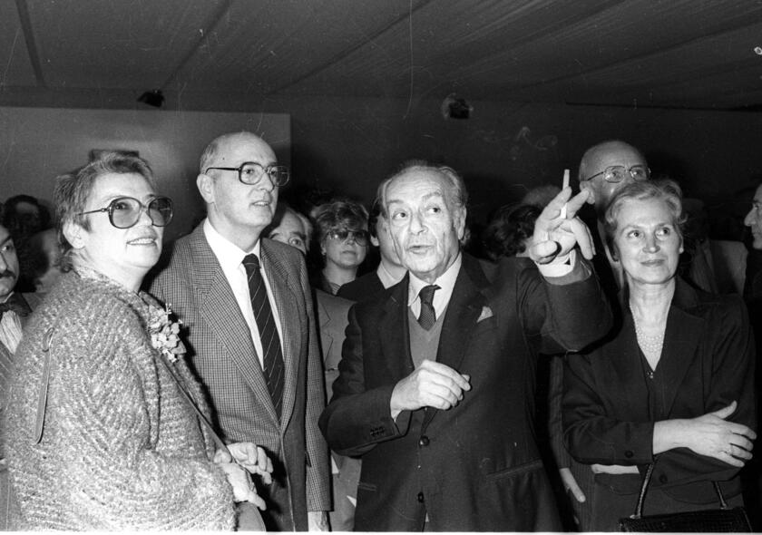 Giorgio Napolitano con la moglie Clio Bittoni e Renato Guttuso con la moglie a Roma - RIPRODUZIONE RISERVATA
