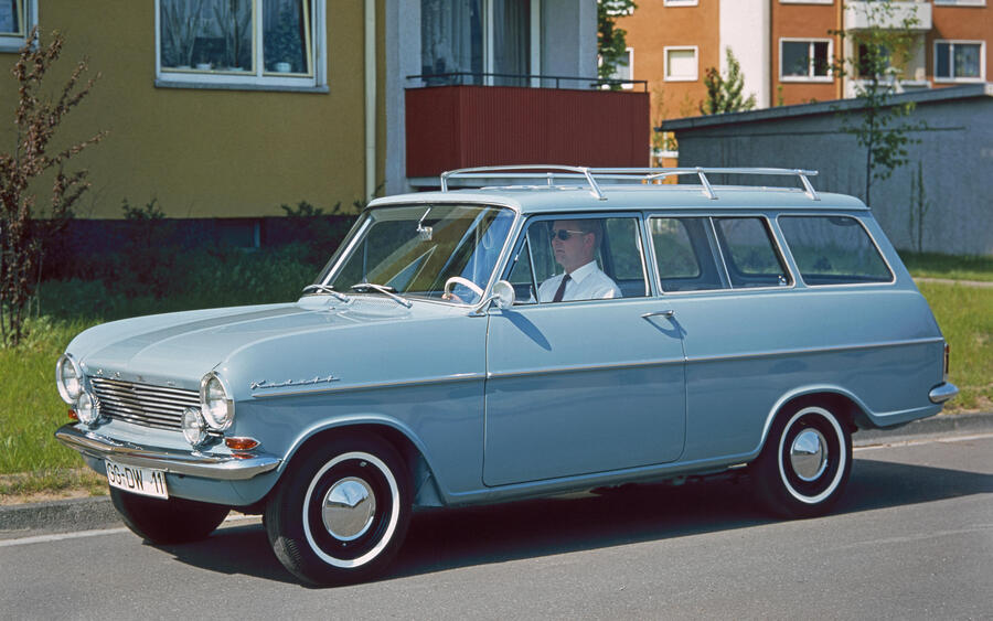Opel Astra Sports Tourer, tutto partì da una Kadett Caravan © 