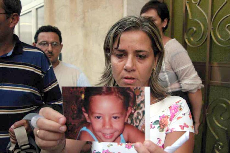 Piera Maggio, con la foto della figlia, Denise Pipitone, scomparsa nel 2004 - RIPRODUZIONE RISERVATA