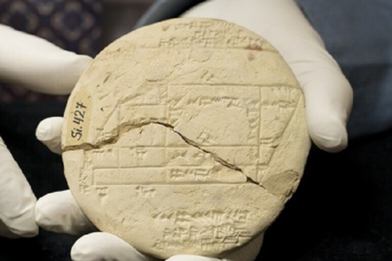 Il più antico esempio di geometria applicata del mondo impresso su una tavoletta babilonese (fonte: UNSW Sydney) - RIPRODUZIONE RISERVATA