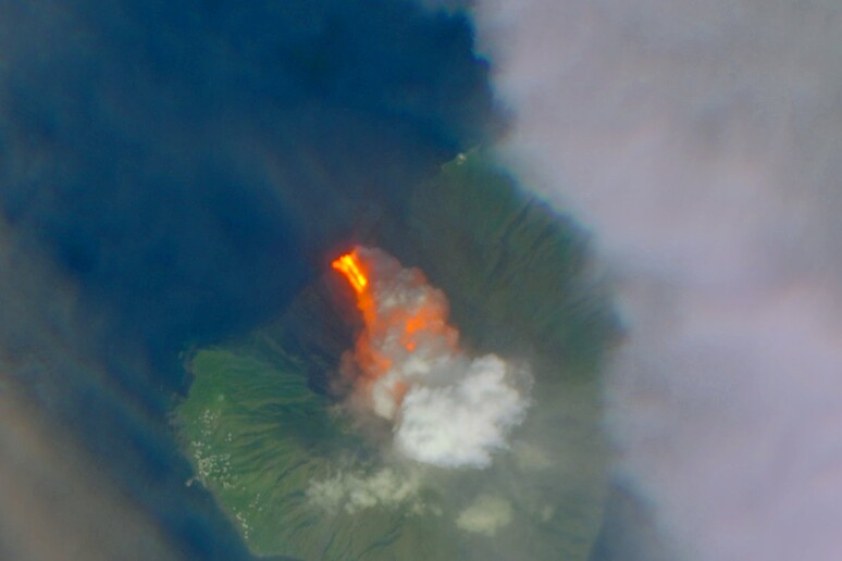 L 'eruzione dello Stromboli del 10 ottobre 2022 (fonte: Copernicus) - RIPRODUZIONE RISERVATA
