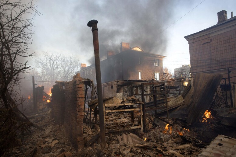 Gli effetti di un bombardamento © ANSA/AFP
