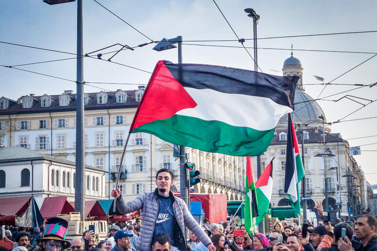 Palestina: corteo a Torino,  'no accordo fra Iren e Israele ' - RIPRODUZIONE RISERVATA