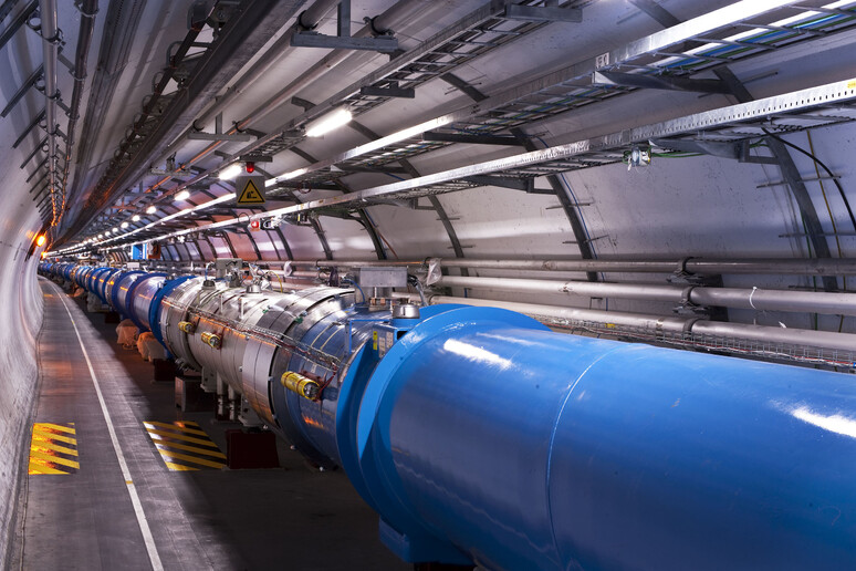 Particolare del più grande acceleratore di particelle del mondo, il Large Hadron Collider del Cern (fonte: Maximilien Brice/CERN, da Wikipedia) - RIPRODUZIONE RISERVATA